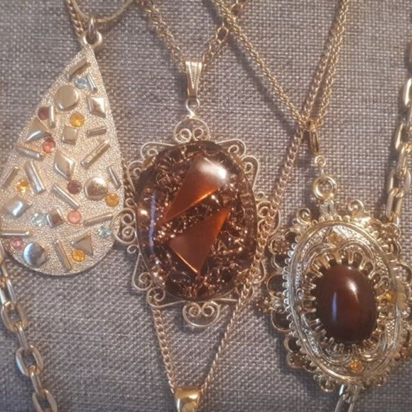 Vintage Gold Tone Necklace Lot - Picture 1 of 3